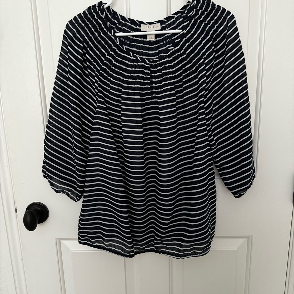 The Loft blouse 💙